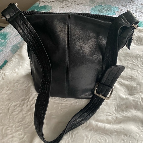 Tignanello Handbags - Tignanello leather crossbody/shoulder bag